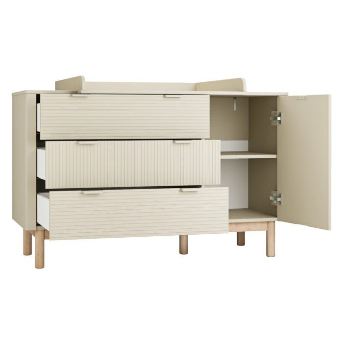 Kumode su 3 stalčiais ir 1 durimis (Stripe kolekcija) Kumode su 3 stalčiais ir 1 durimis (Stripe kolekcija)